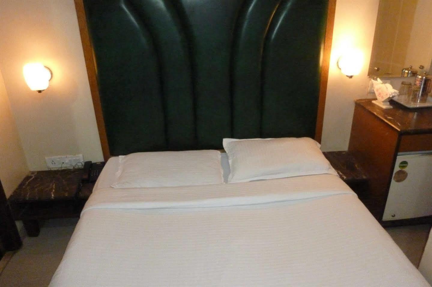 Hotel Park Shilton Bombay Esterno foto